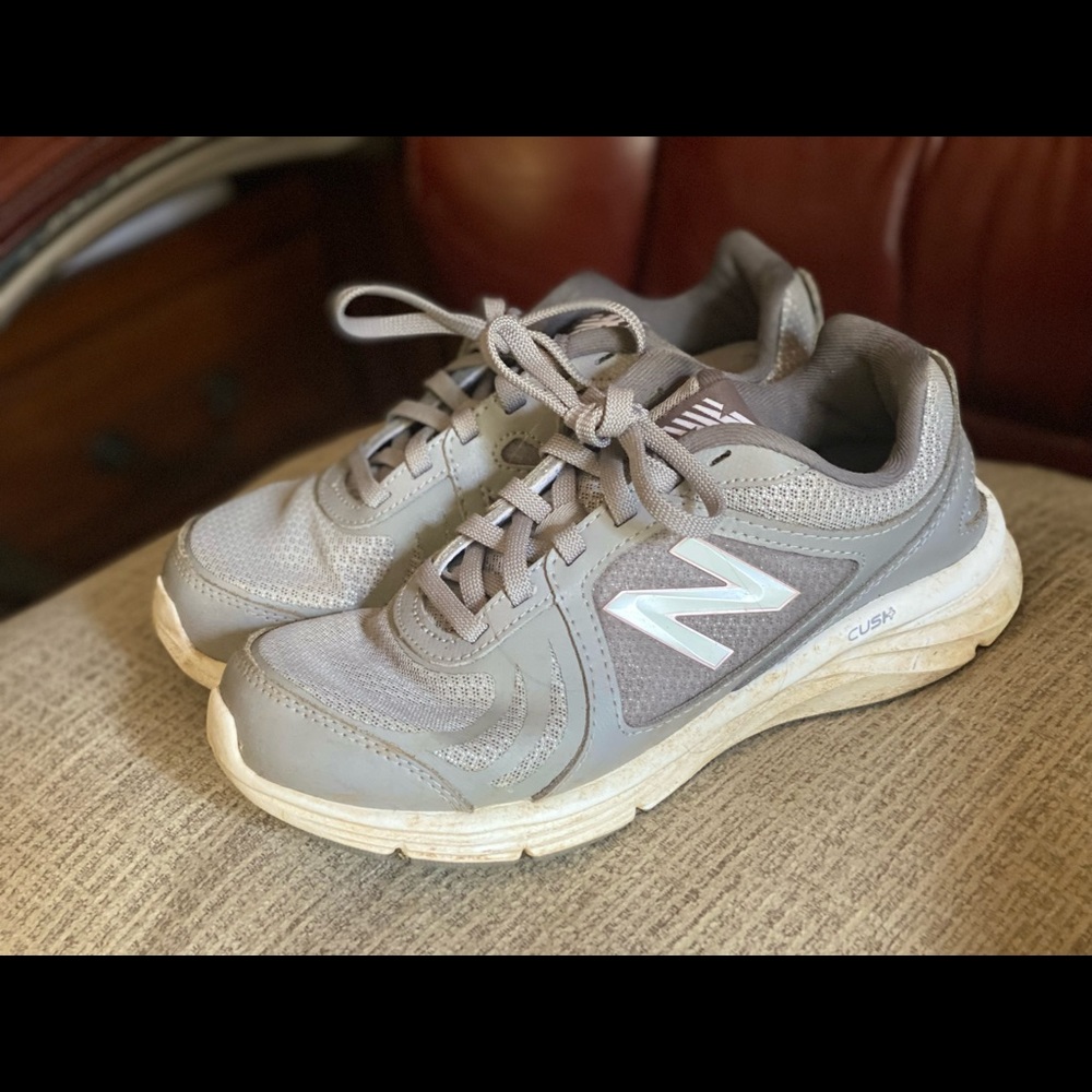 New Balance Tennis Shoes